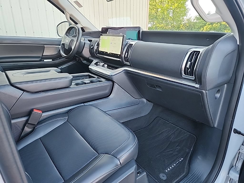 Used 2025 Ford Expedition Platinum AWD/4WD image 37