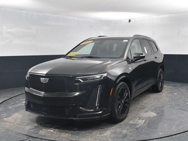 Used 2023 Cadillac XT6 Sport w/ LPO, ONYX Package image 4