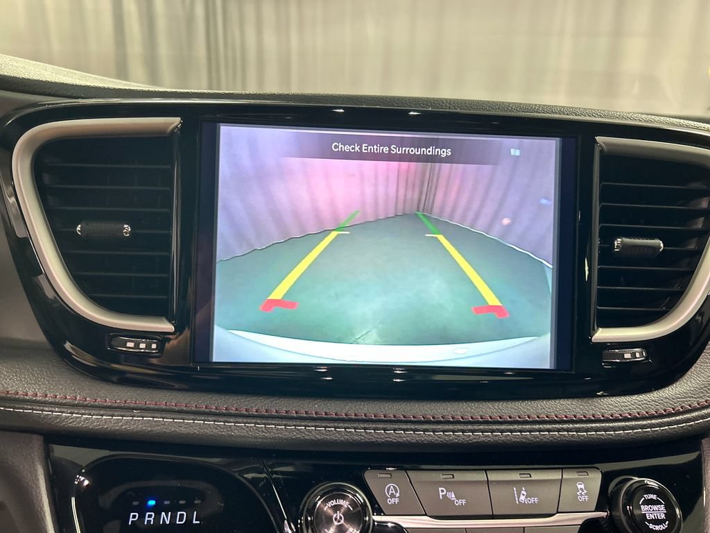 New 2027 Chrysler Pacifica Select FWD image 16