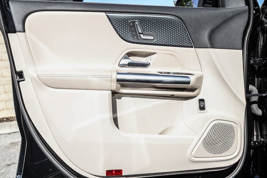 Used 2025 Mercedes-Benz GLA 250 4MATIC image 24