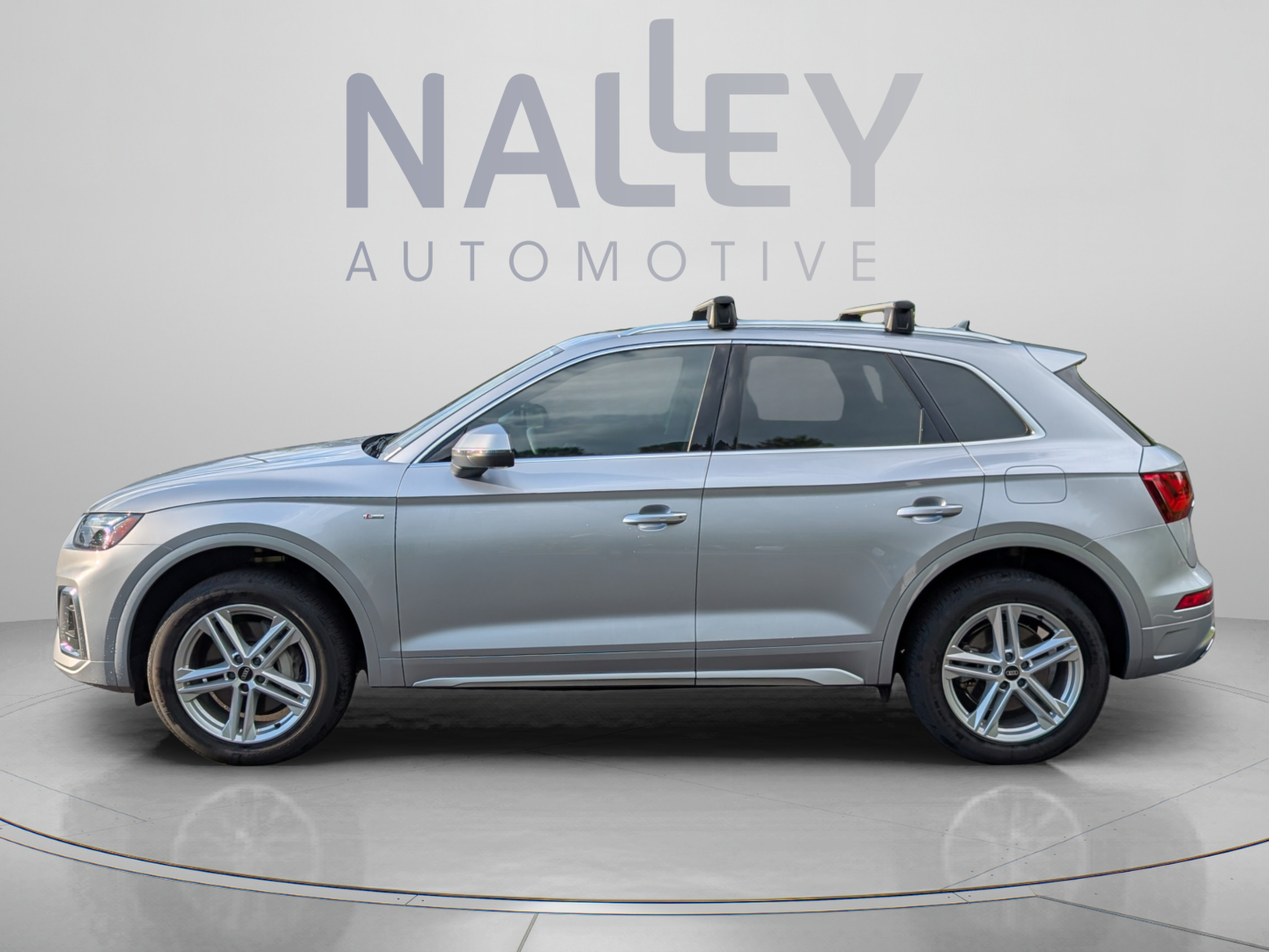 Used 2024 Audi Q5 e Premium Plus AWD/4WD image 2