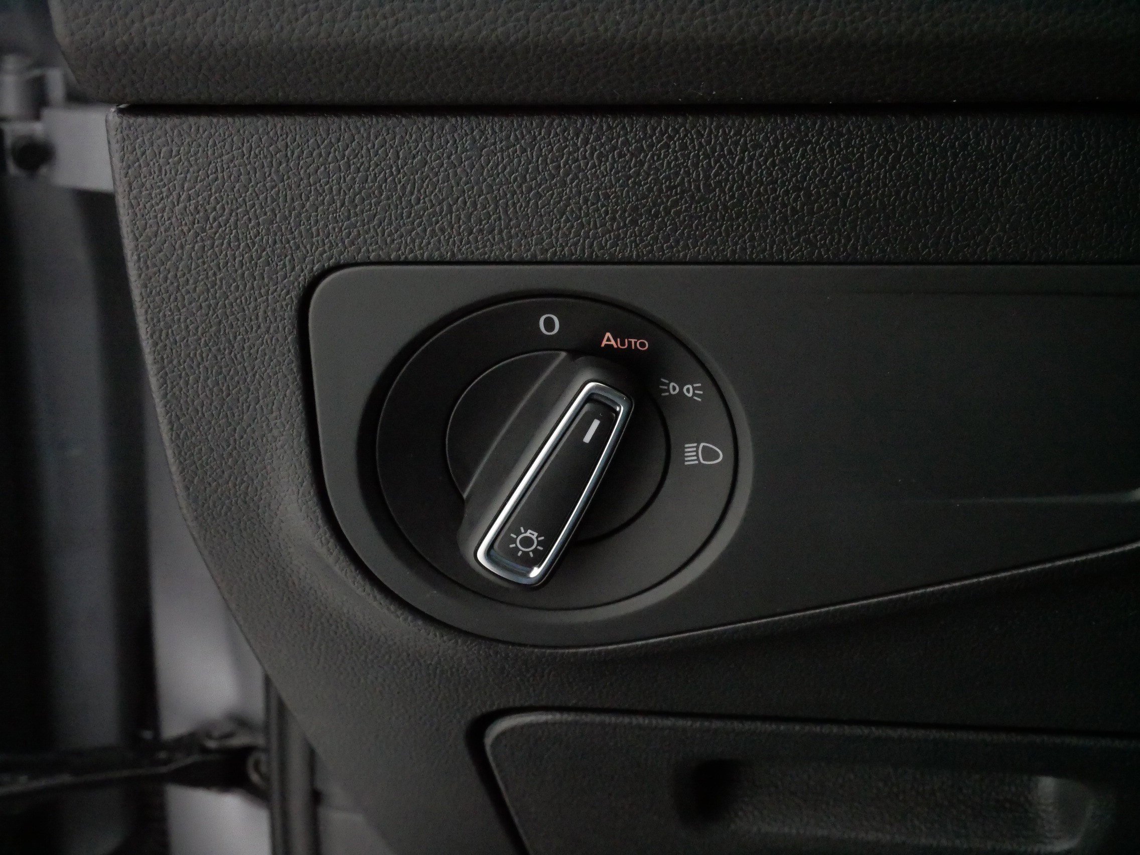 Certified 2024 Volkswagen Tiguan SE image 26