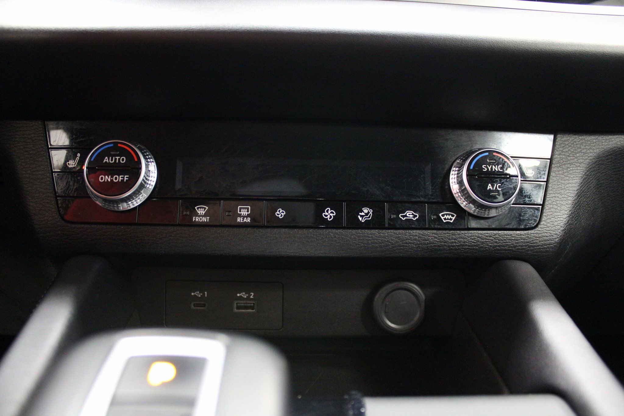 Used 2023 Mitsubishi Outlander SE image 38