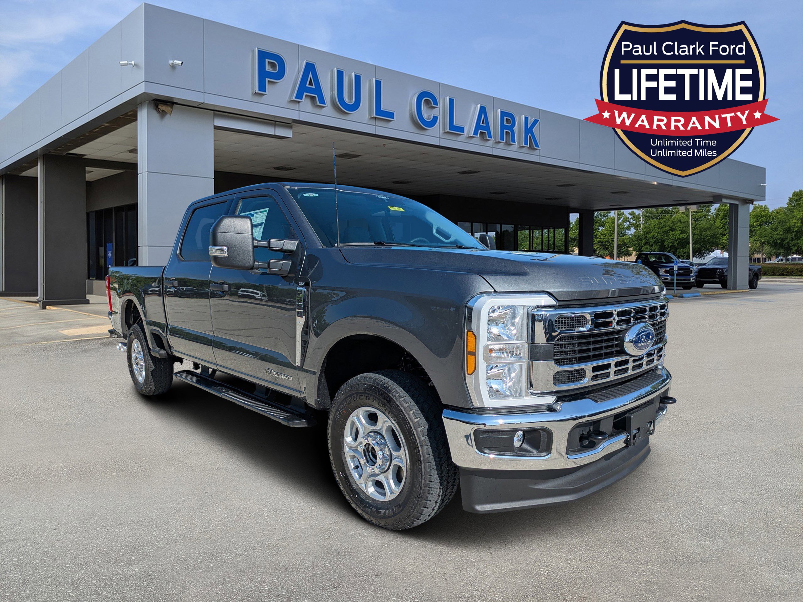 New 2025 Ford F250 XLT w/ FX4 Off-Road Package
