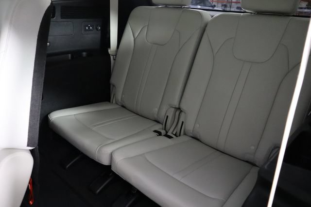 Used 2023 Kia Sorento S w/ Panoramic Sunroof Package FWD image 17