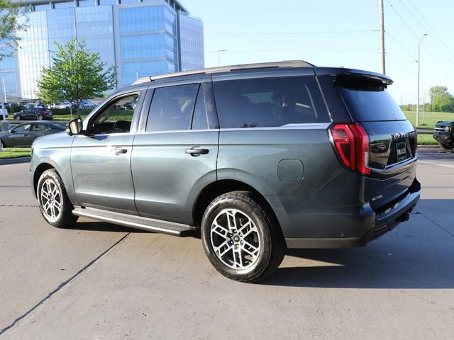 Used 2025 Ford Expedition Active AWD/4WD image 4