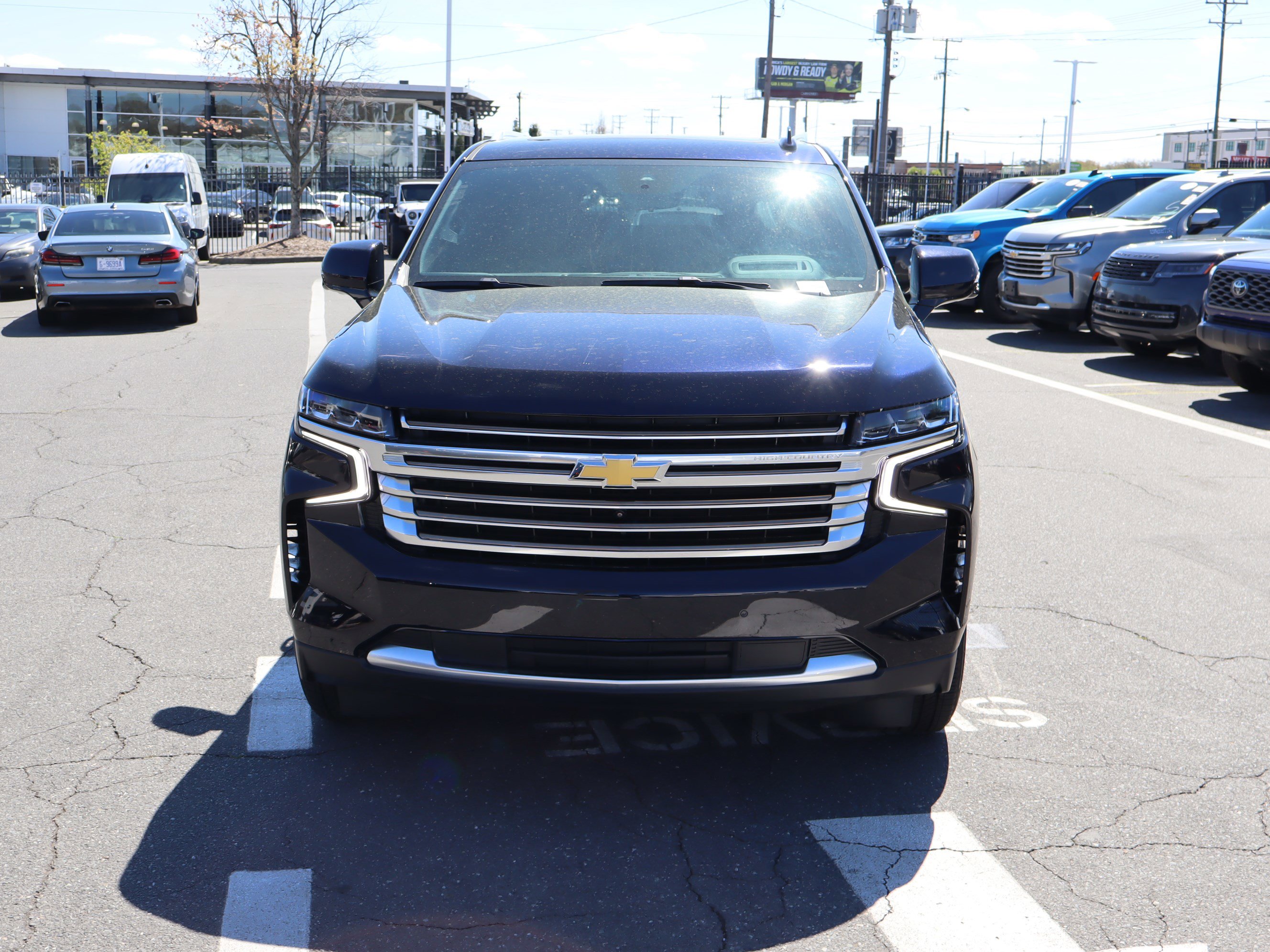 Used 2024 Chevrolet Suburban High Country w/ Advanced Technology Package AWD/4WD image 3