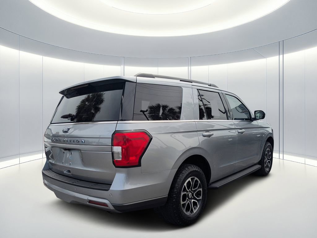 Used 2024 Ford Expedition XLT AWD/4WD image 4