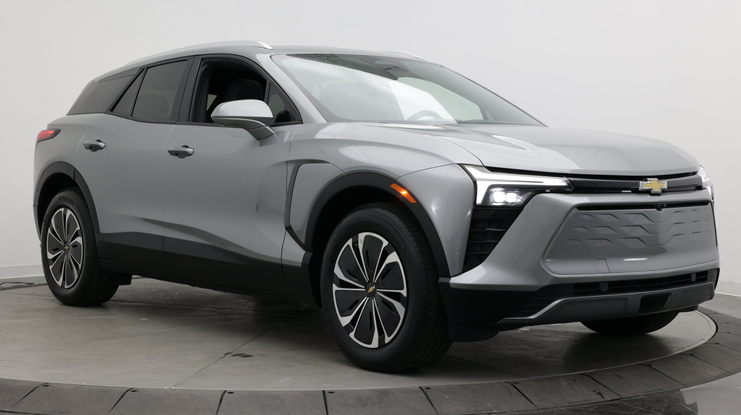 Used 2024 Chevrolet Blazer EV LT AWD/4WD image 3