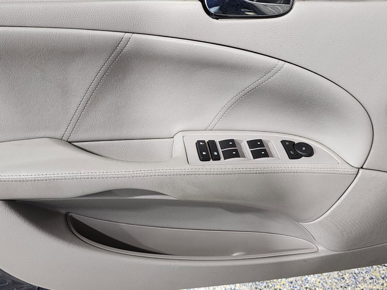 Used 2008 Buick Lucerne CXL w/ Ultra Confidence Package FWD image 11