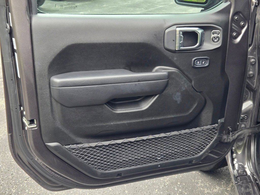 Used 2025 Jeep Wrangler Unlimited Sport AWD/4WD image 18