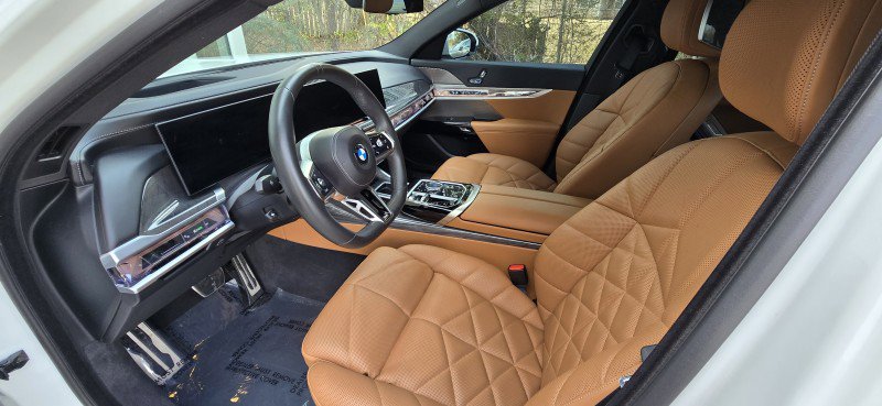 Certified 2023 BMW 740i image 18