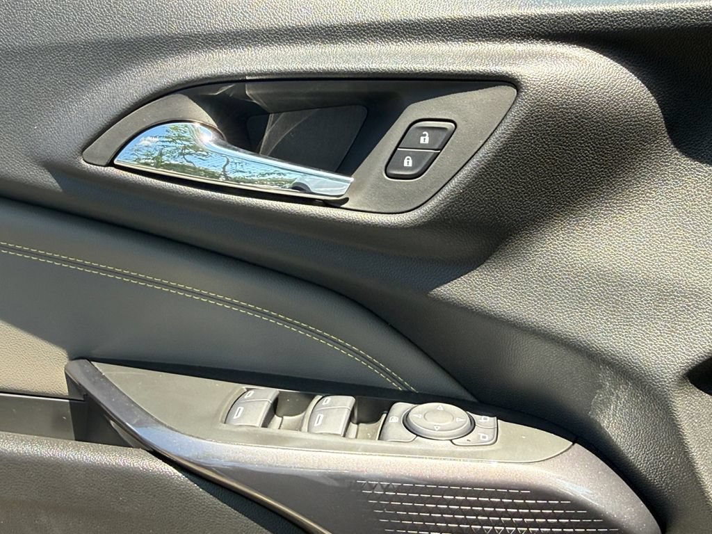 New 2026 Chevrolet Trax ACTIV w/ Sunroof Package FWD image 11