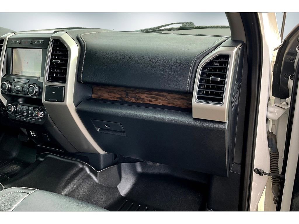 Used 2020 Ford F150 Lariat w/ Trailer Tow Package image 25