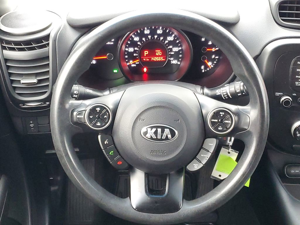 Used 2015 Kia Soul + image 21