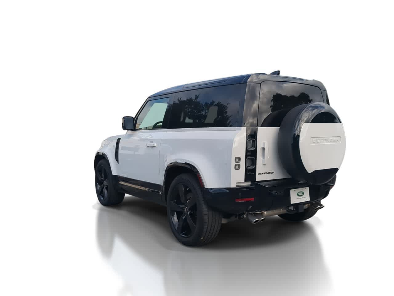 Certified 2025 Land Rover Defender 90 V8 AWD/4WD image 6