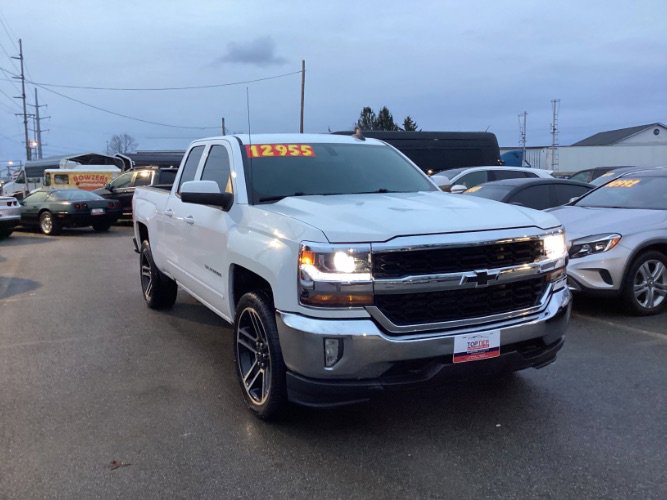 Used 2016 Chevrolet Silverado 1500 LT w/ LPO, Black Pack image 2
