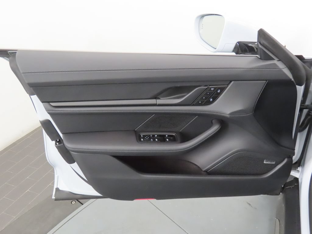 New 2026 Porsche Taycan Turbo AWD/4WD image 35