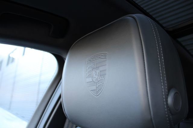 Certified 2025 Porsche Macan image 32