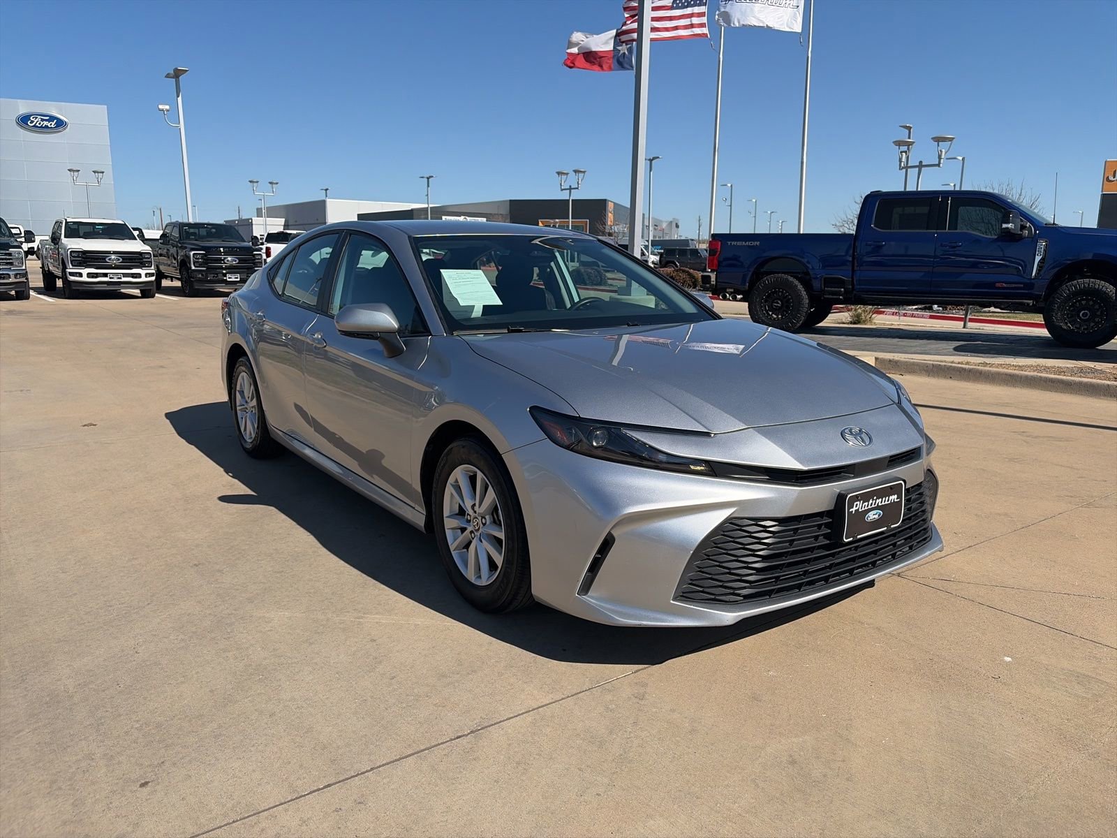 Used 2025 Toyota Camry LE FWD image 7