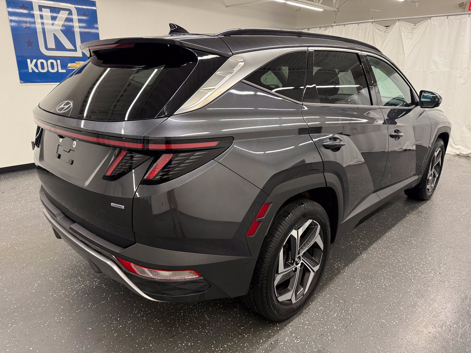 Used 2022 Hyundai Tucson Limited AWD/4WD image 2