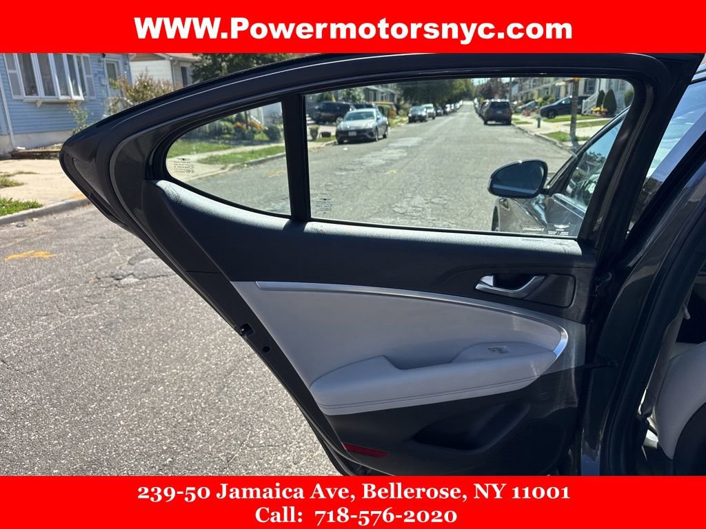 Used 2023 Genesis G70 2.0T image 23