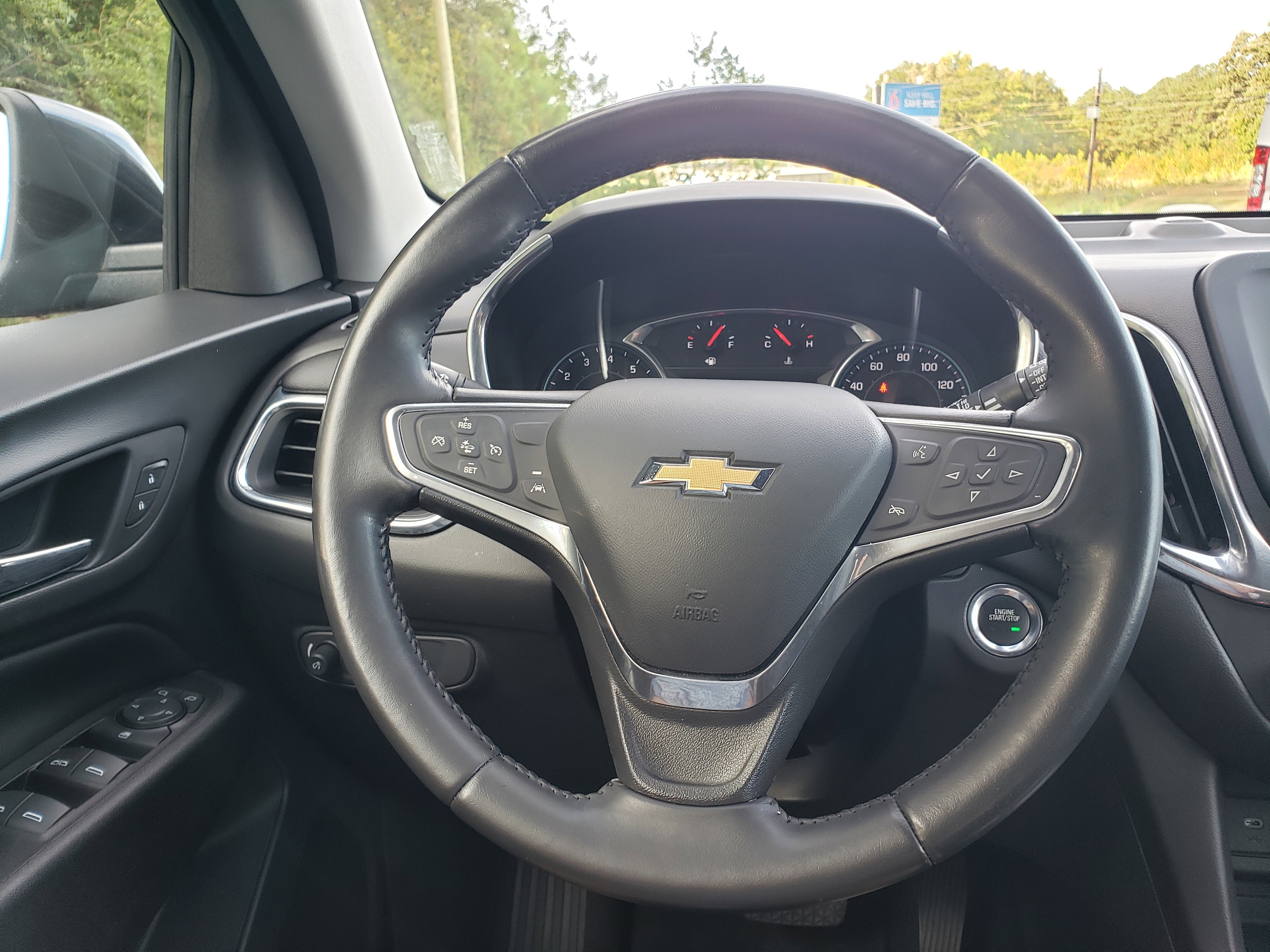 Used 2022 Chevrolet Equinox LT w/ Driver Convenience Package image 18