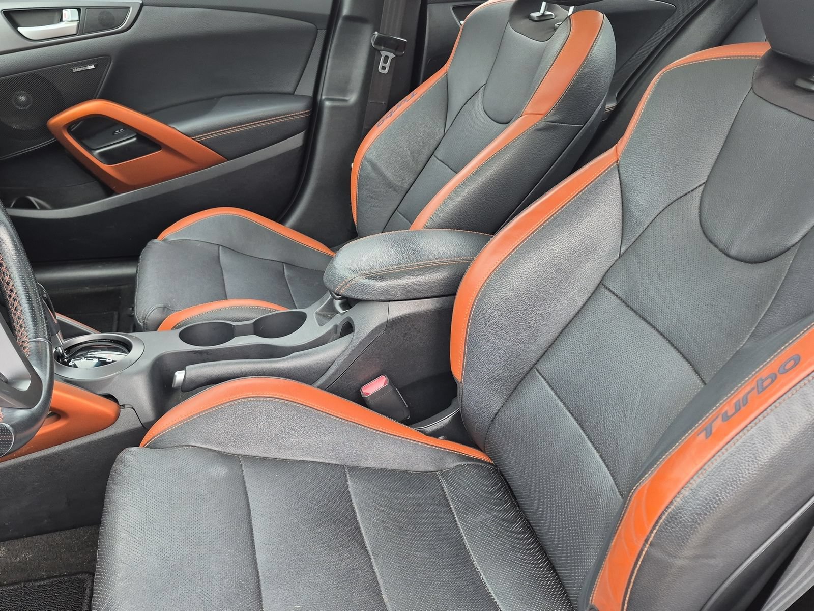 Used 2016 Hyundai Veloster Turbo w/ Option Group 04 FWD image 16