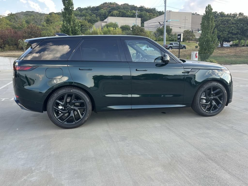 New 2026 Land Rover Range Rover Sport Dynamic SE AWD/4WD image 6