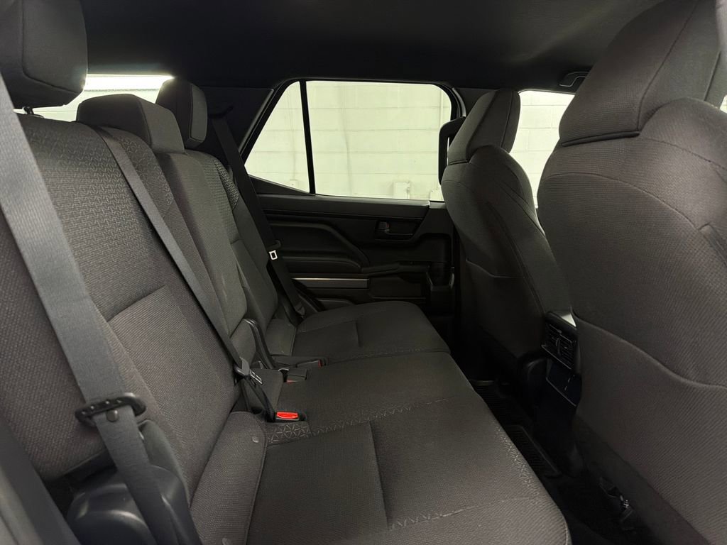 Used 2025 Toyota 4Runner SR5 image 29