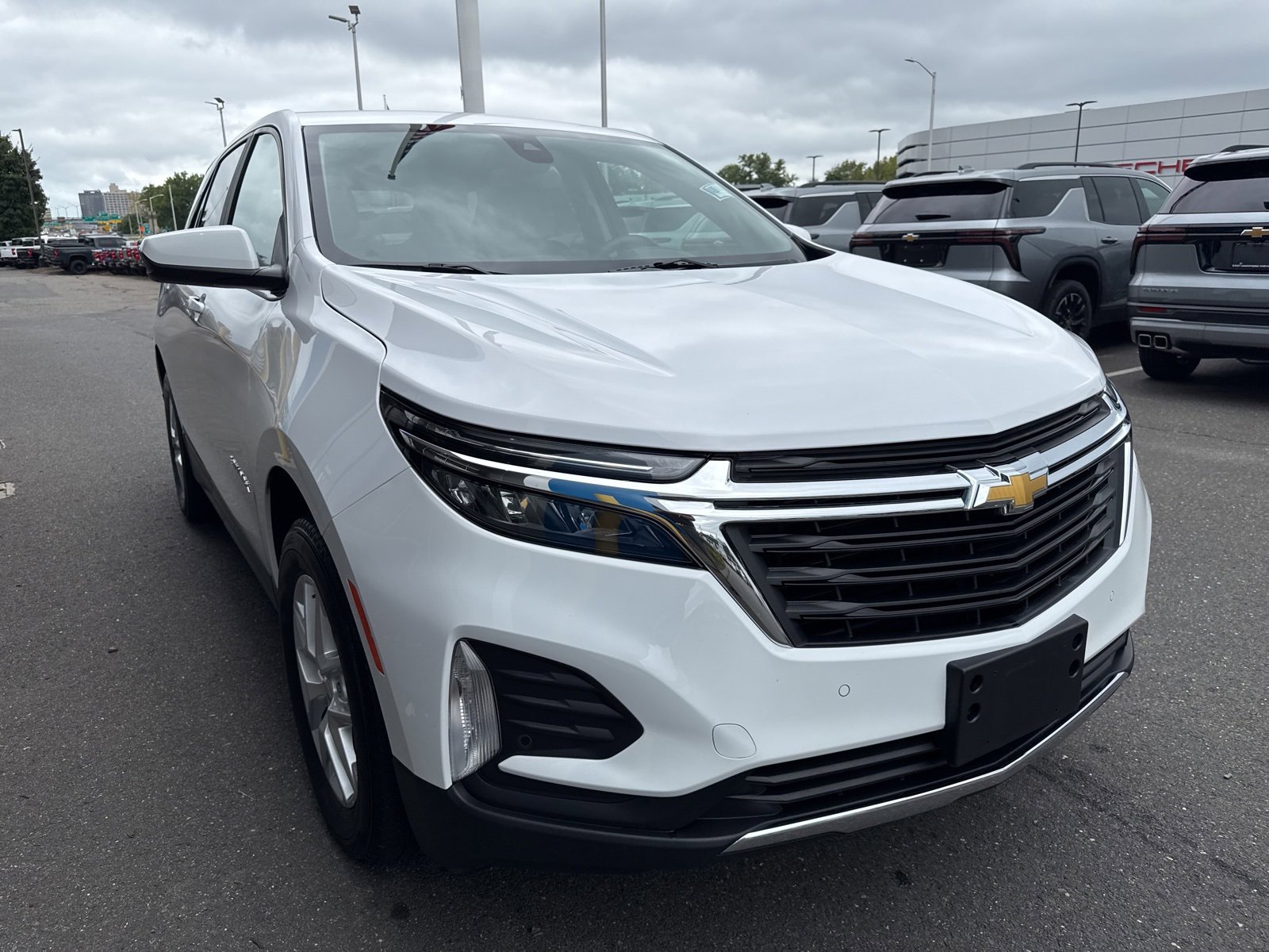 Used 2024 Chevrolet Equinox LT image 4