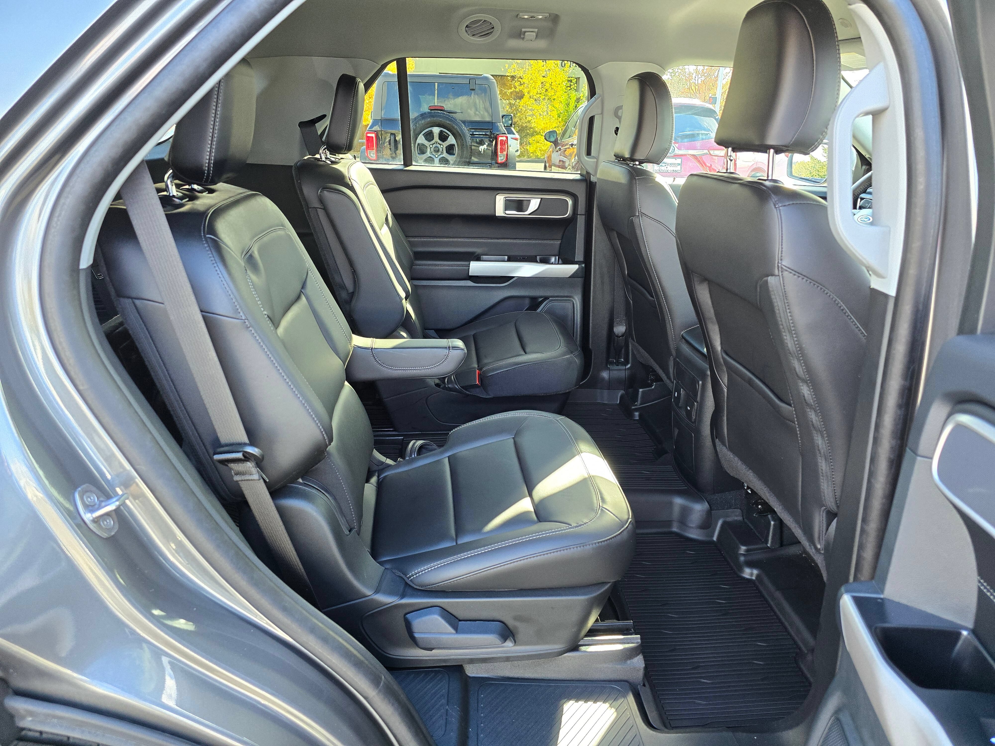 Certified 2024 Ford Explorer XLT w/ Equipment Group 202A AWD/4WD image 12