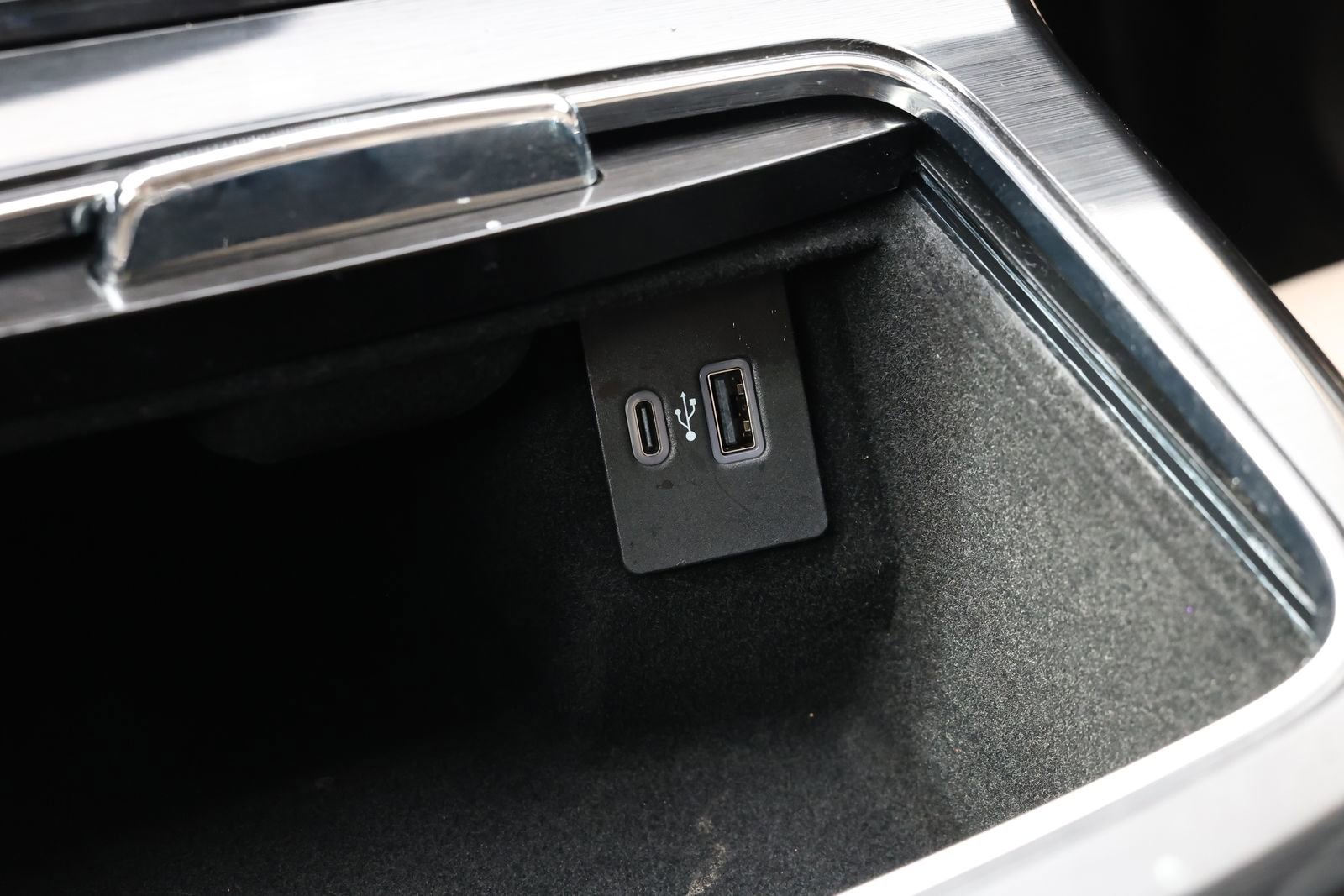 Used 2023 Lincoln Nautilus FWD w/ Premium Package image 25