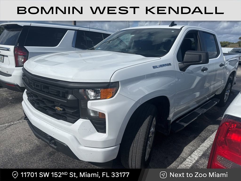 Used 2024 Chevrolet Silverado 1500 Custom image 2