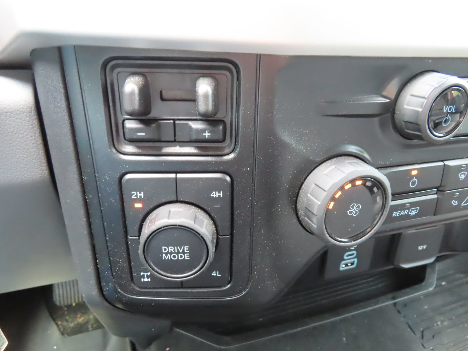 Used 2026 Ford F250 XL w/ STX Appearance Package AWD/4WD image 28