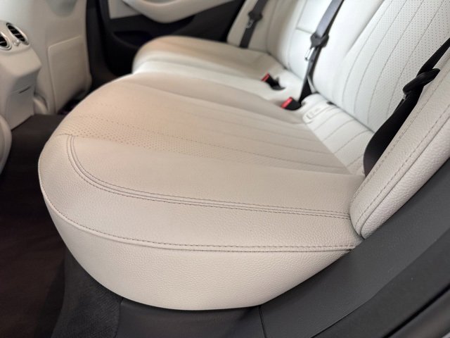 Used 2022 Mercedes-Benz E 350 4MATIC Sedan w/ AMG Line Exterior image 52