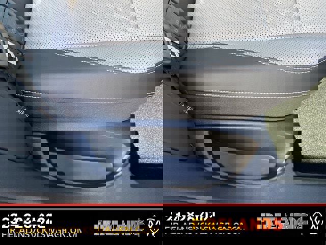 New 2025 Volkswagen Tiguan SE image 52