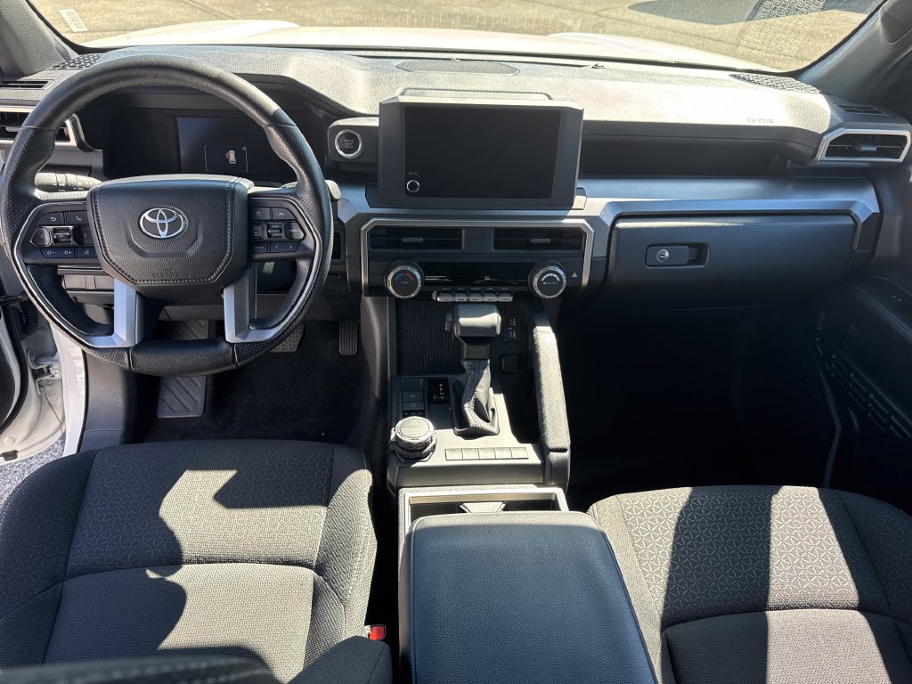 Used 2025 Toyota 4Runner SR5 AWD/4WD image 15