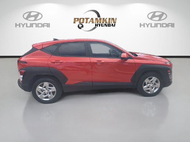 Certified 2024 Hyundai Kona SE FWD image 5