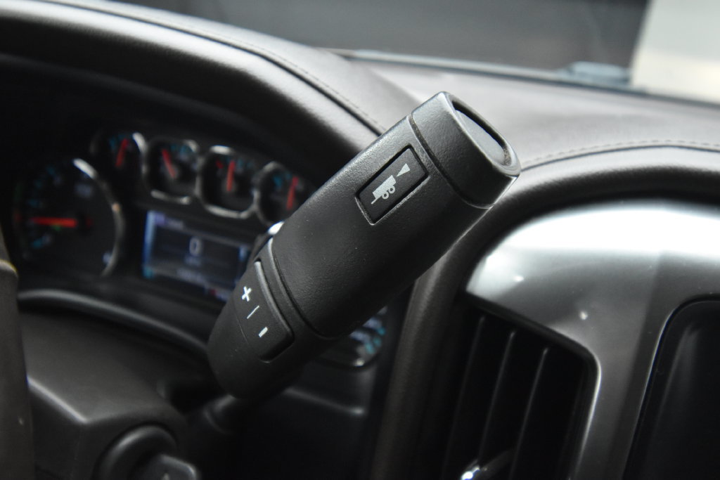 Used 2015 Chevrolet Silverado 1500 LTZ w/ LTZ Plus Package AWD/4WD image 19