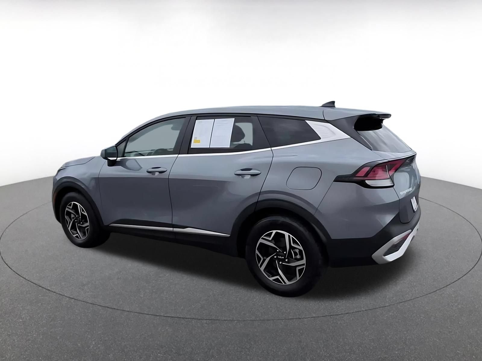 Used 2025 Kia Sportage LX FWD image 8