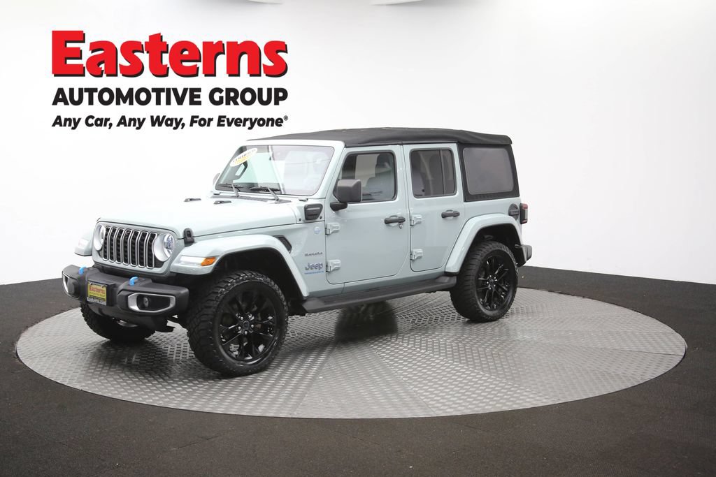 Used 2024 Jeep Wrangler Unlimited Sahara w/ Technology Group AWD/4WD image 58