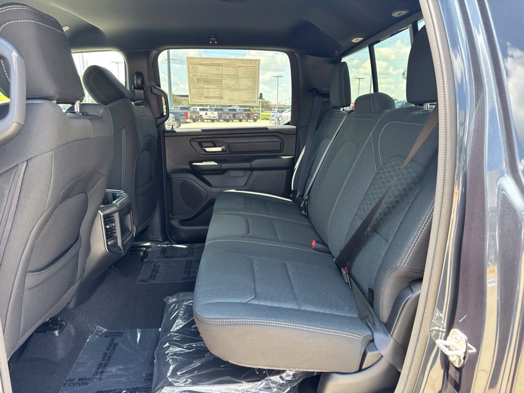 New 2026 RAM 1500 Express AWD/4WD image 19