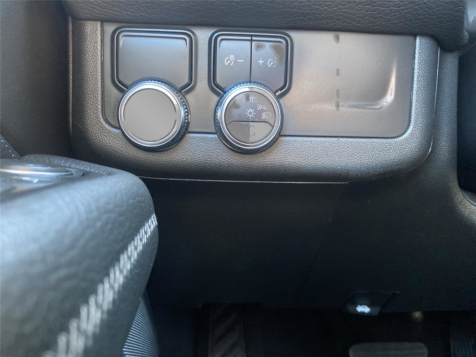 Used 2023 GMC Yukon Denali image 17