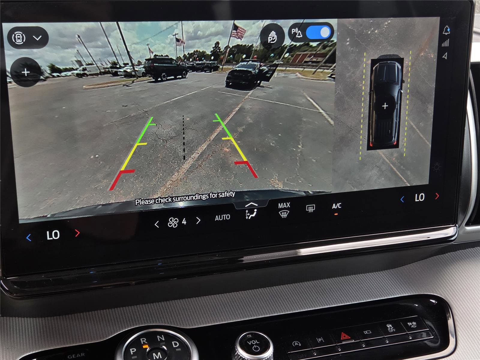 Used 2025 Ford Expedition Active RWD image 13