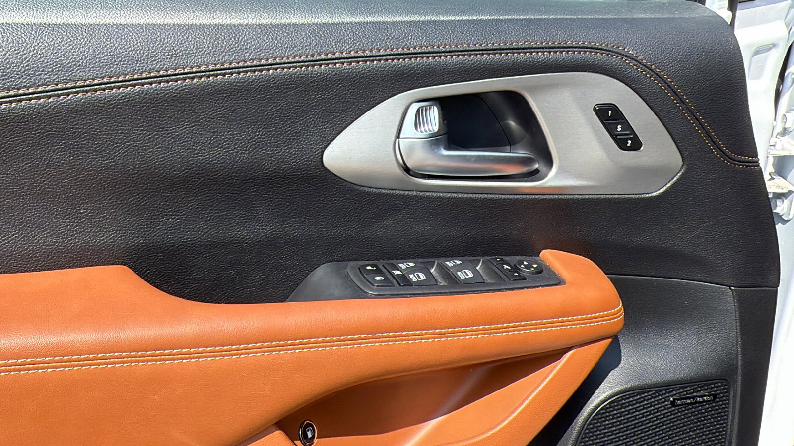 Used 2024 Chrysler Pacifica Pinnacle image 15