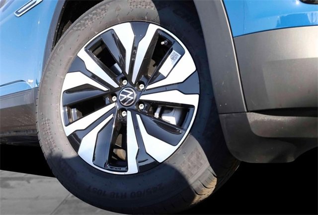 New 2025 Volkswagen Atlas Cross Sport SE image 3