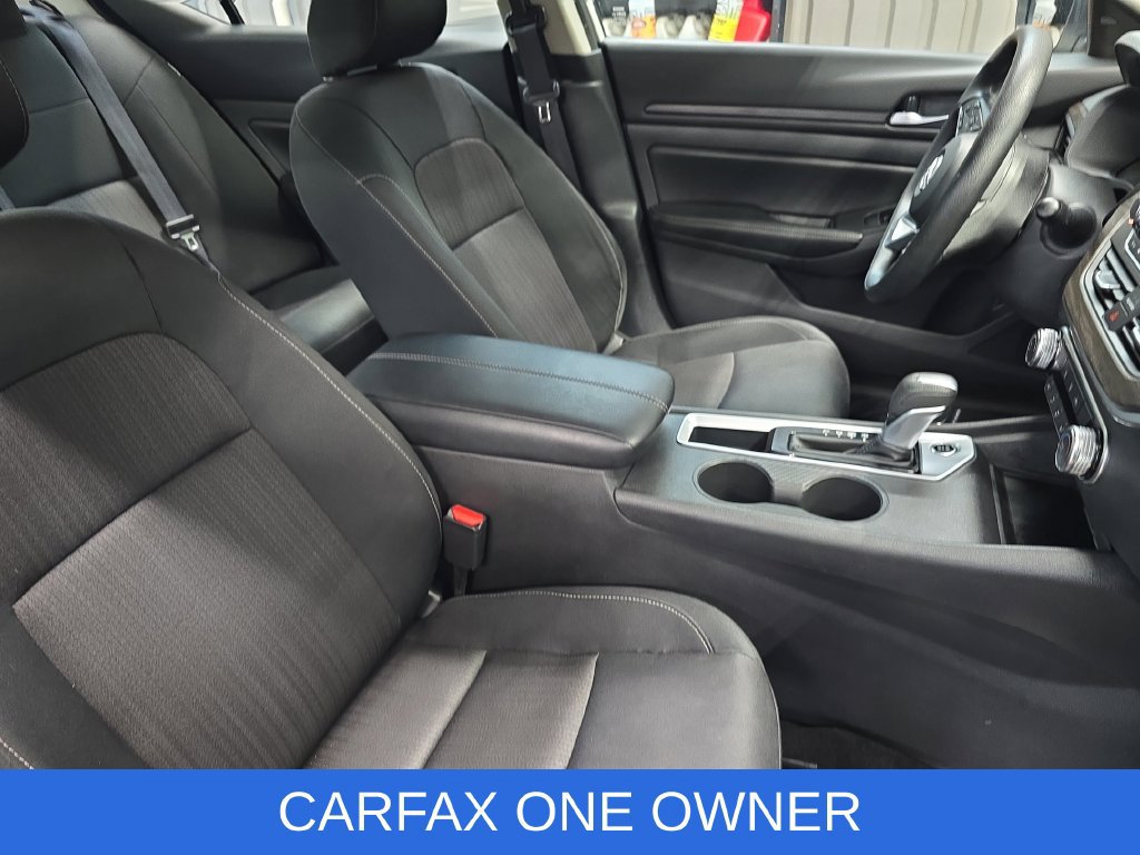 Used 2025 Nissan Altima 2.5 SV FWD image 10