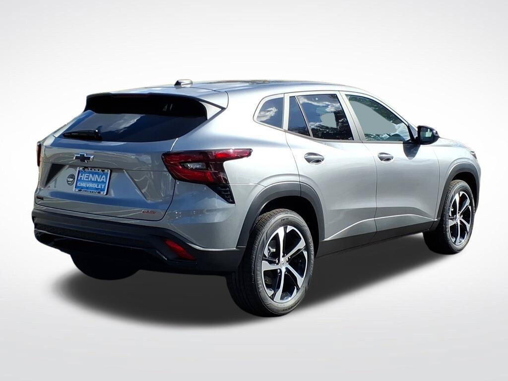 New 2026 Chevrolet Trax RS w/ Driver Confidence Package FWD image 4