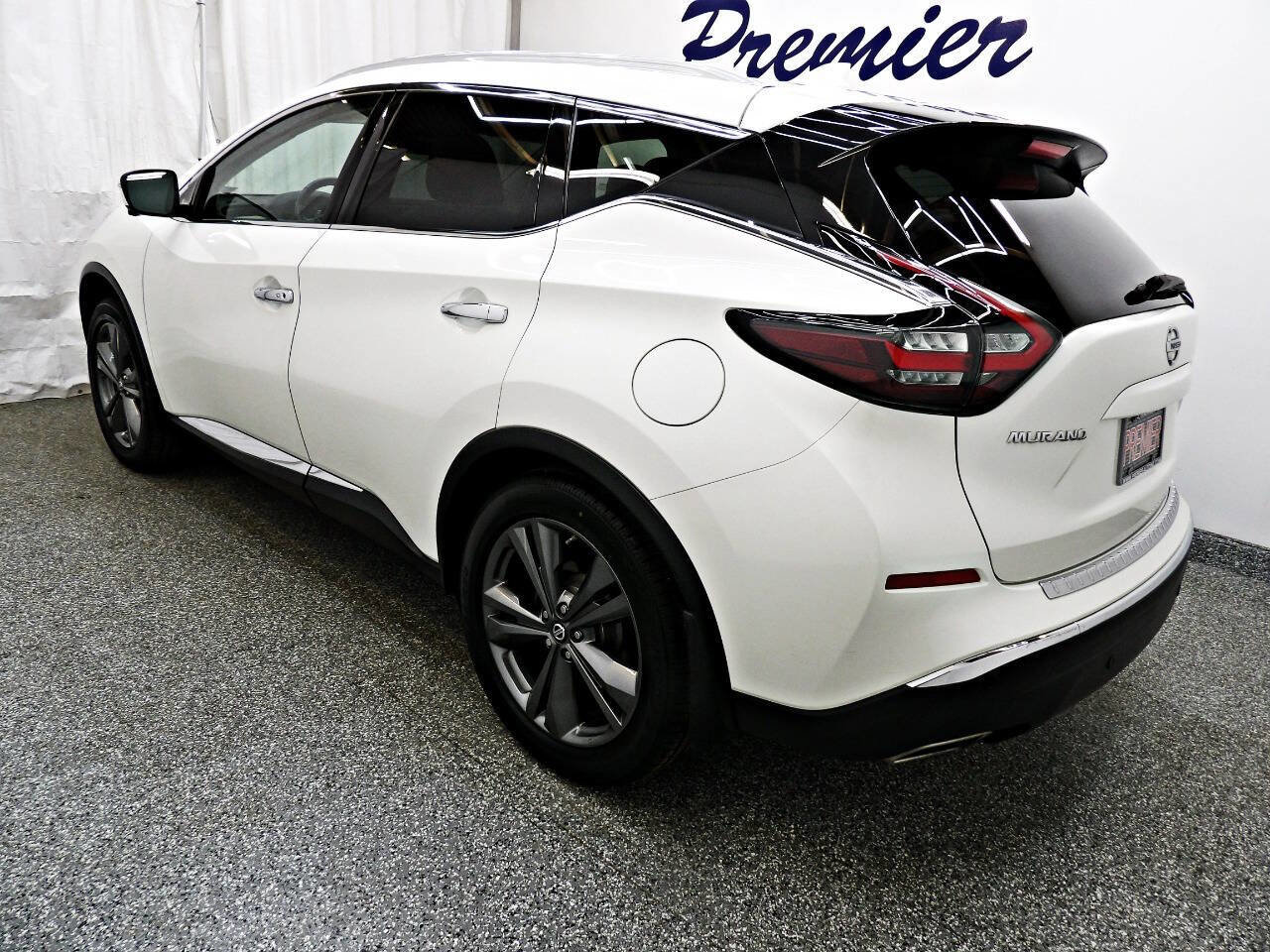 Used 2019 Nissan Murano Platinum w/ Cargo Package image 4